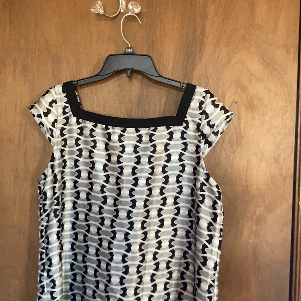Dressbarn modern geometric print dress lightweight - Picture 11 of 14